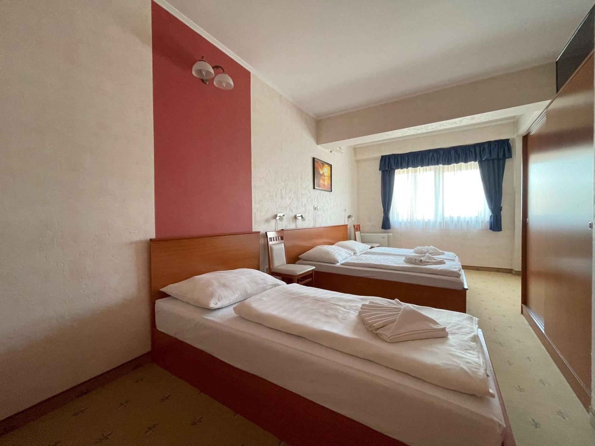 Koenig Hotel Nagykanizsa Exterior foto